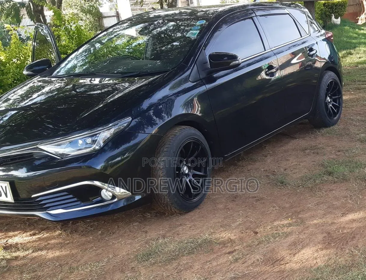 Toyota Auris 2016 Black