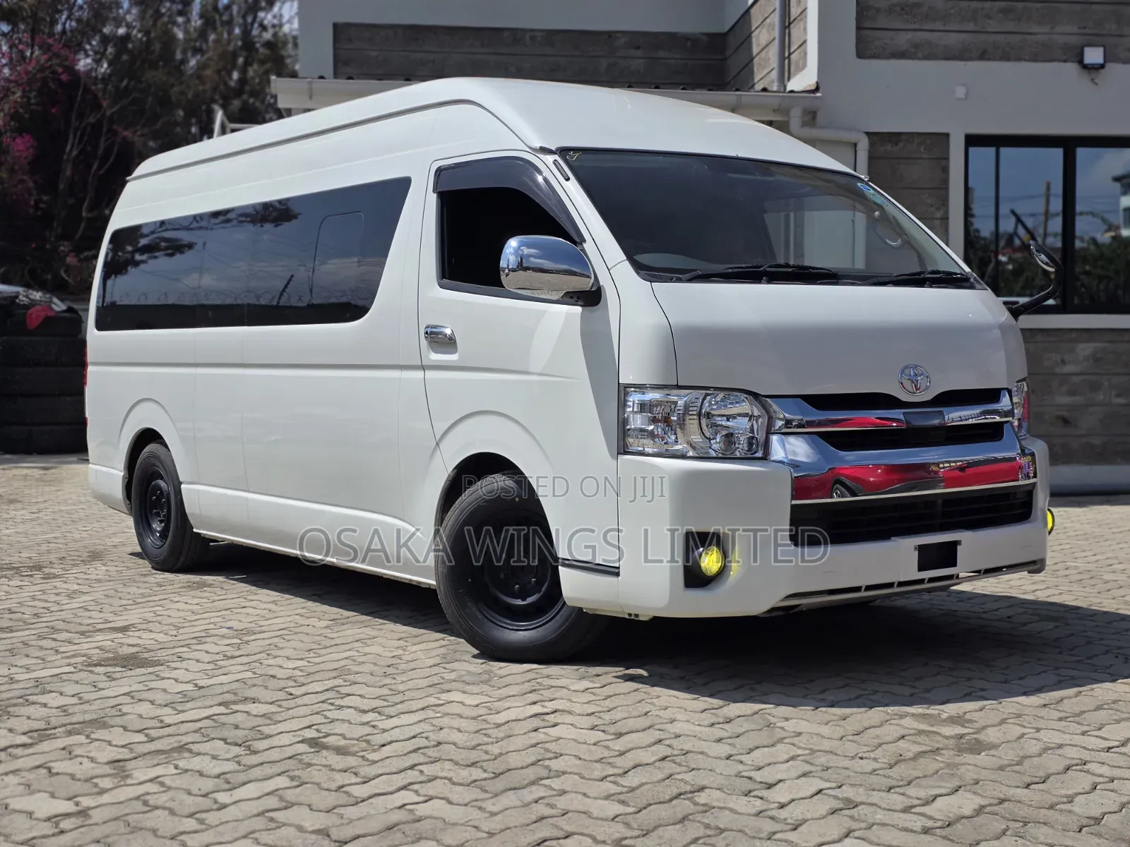Toyota HiAce 2019 White