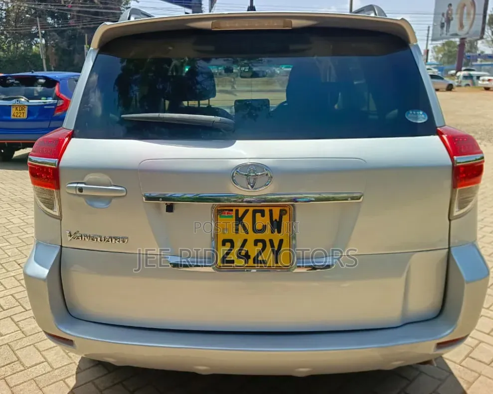 Toyota Vanguard 2013