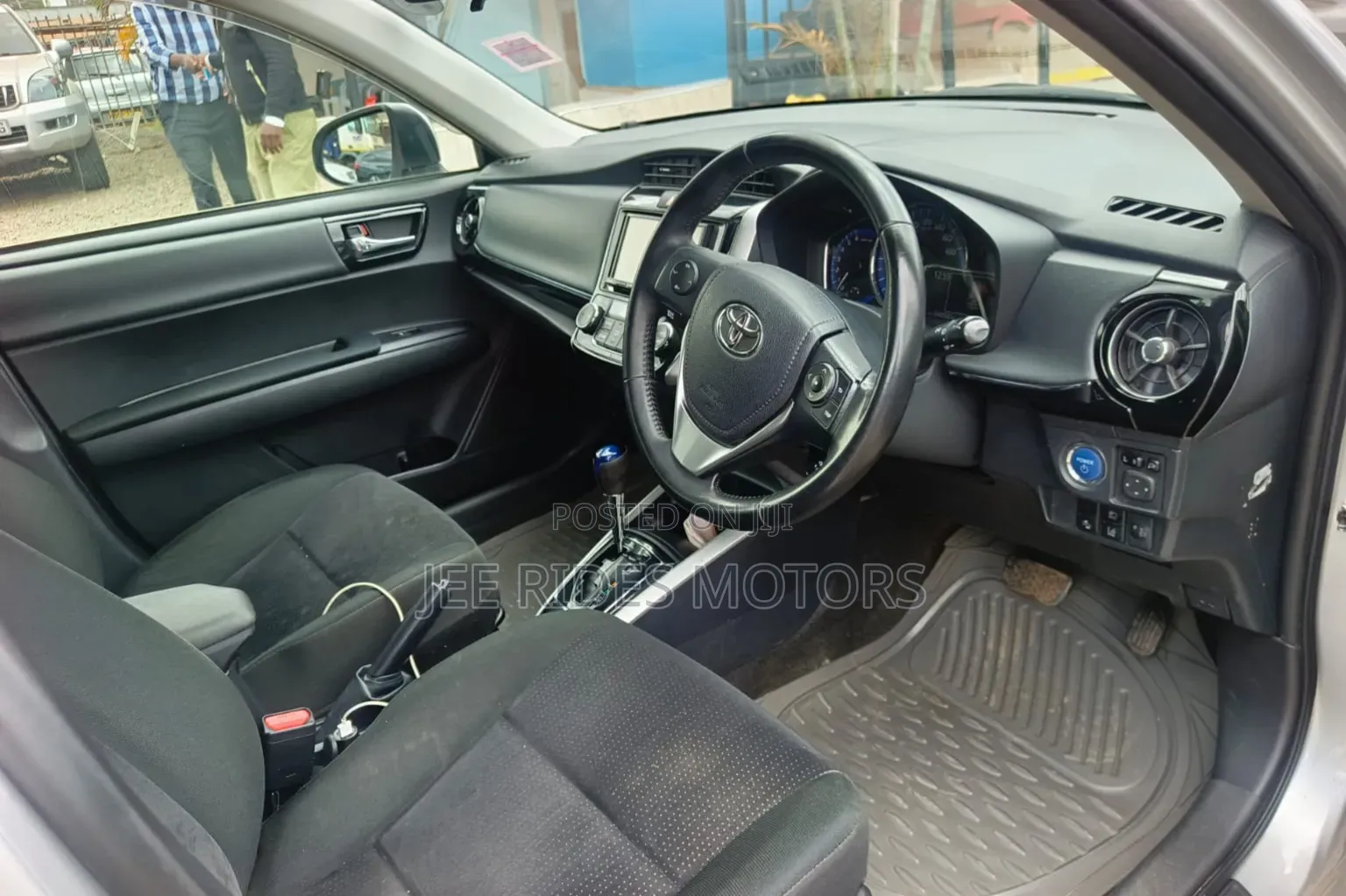 Toyota Corolla Fielder 2019 Silver