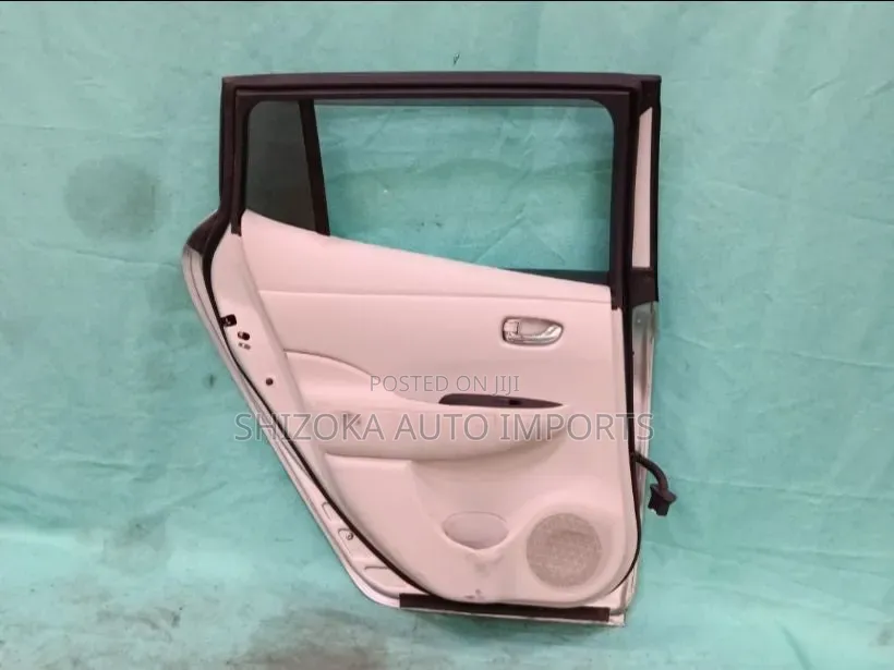 R Door Assy Lh Nissan Leaf Ze0 2012