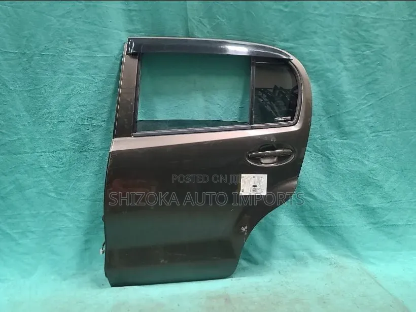 R Door Assy Lh Toyota Passo Kgc30 2015