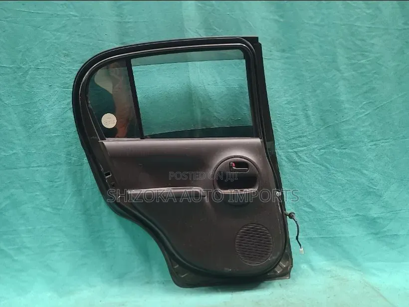R Door Assy Lh Toyota Passo Kgc30 2015