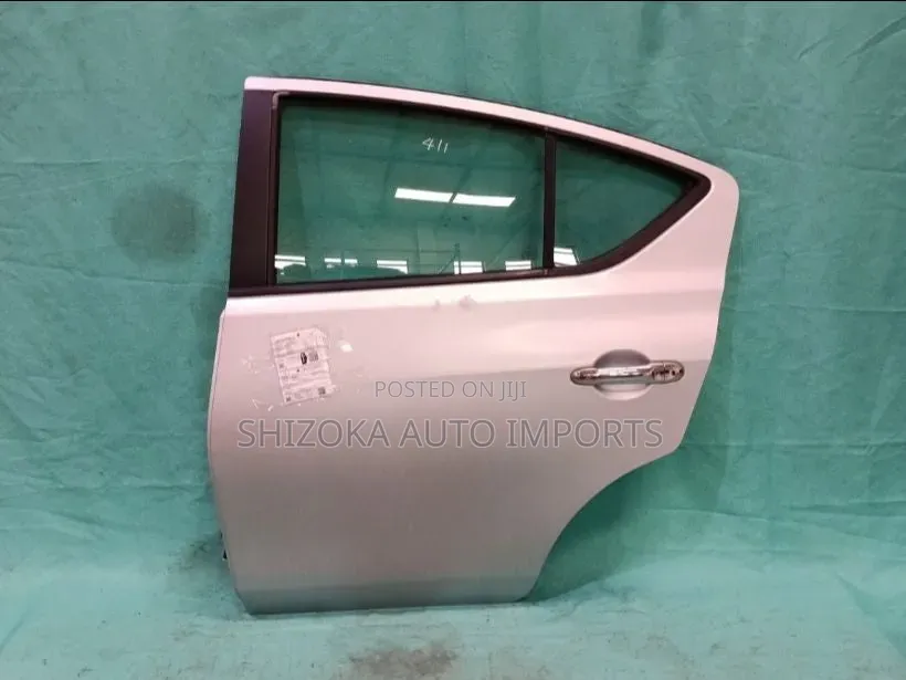 R Door Assy Lh Nissan Latio N17 2013