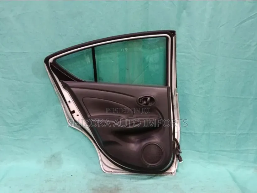 R Door Assy Lh Nissan Latio N17 2013
