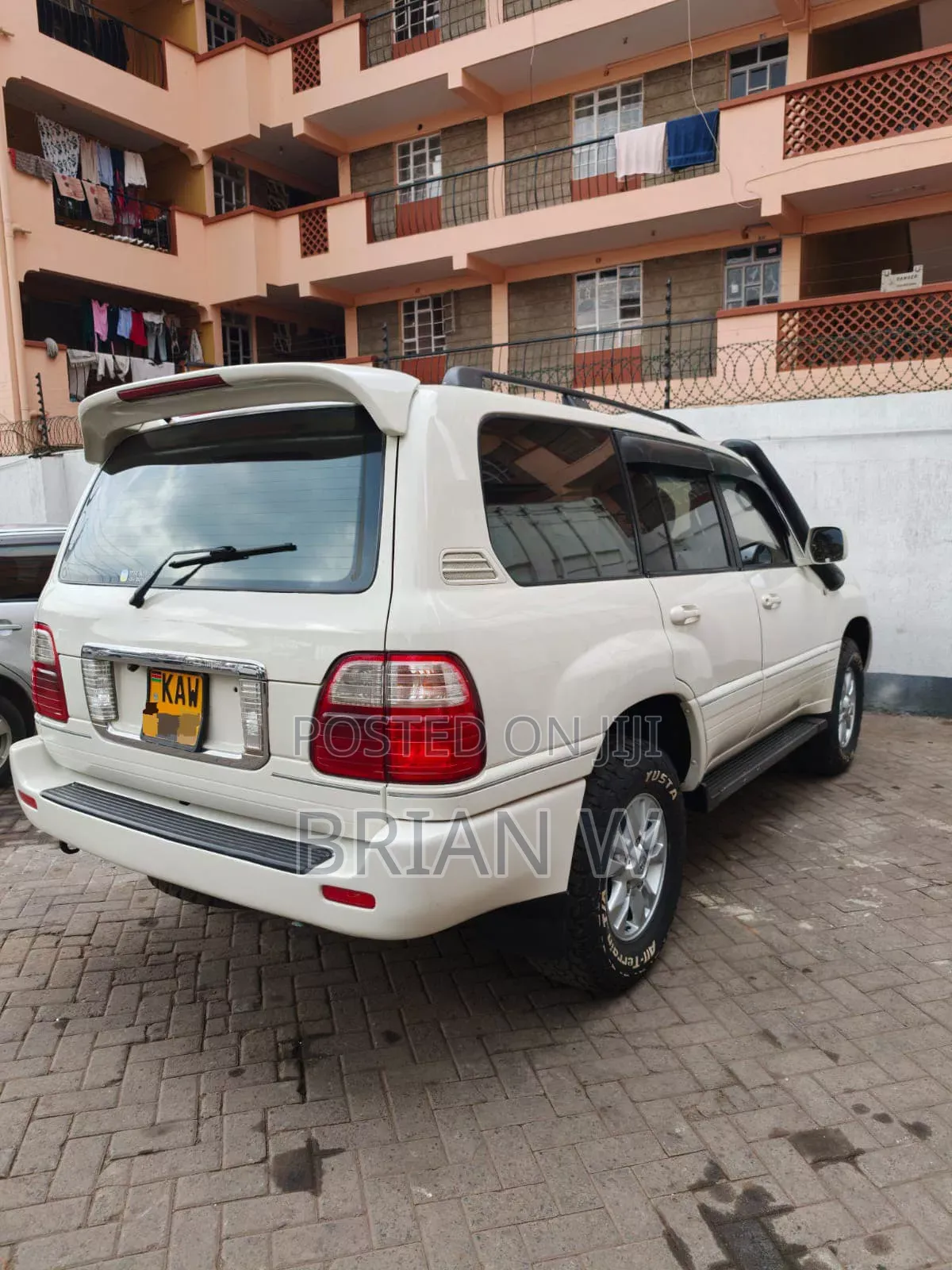 Toyota Land Cruiser 2005 White