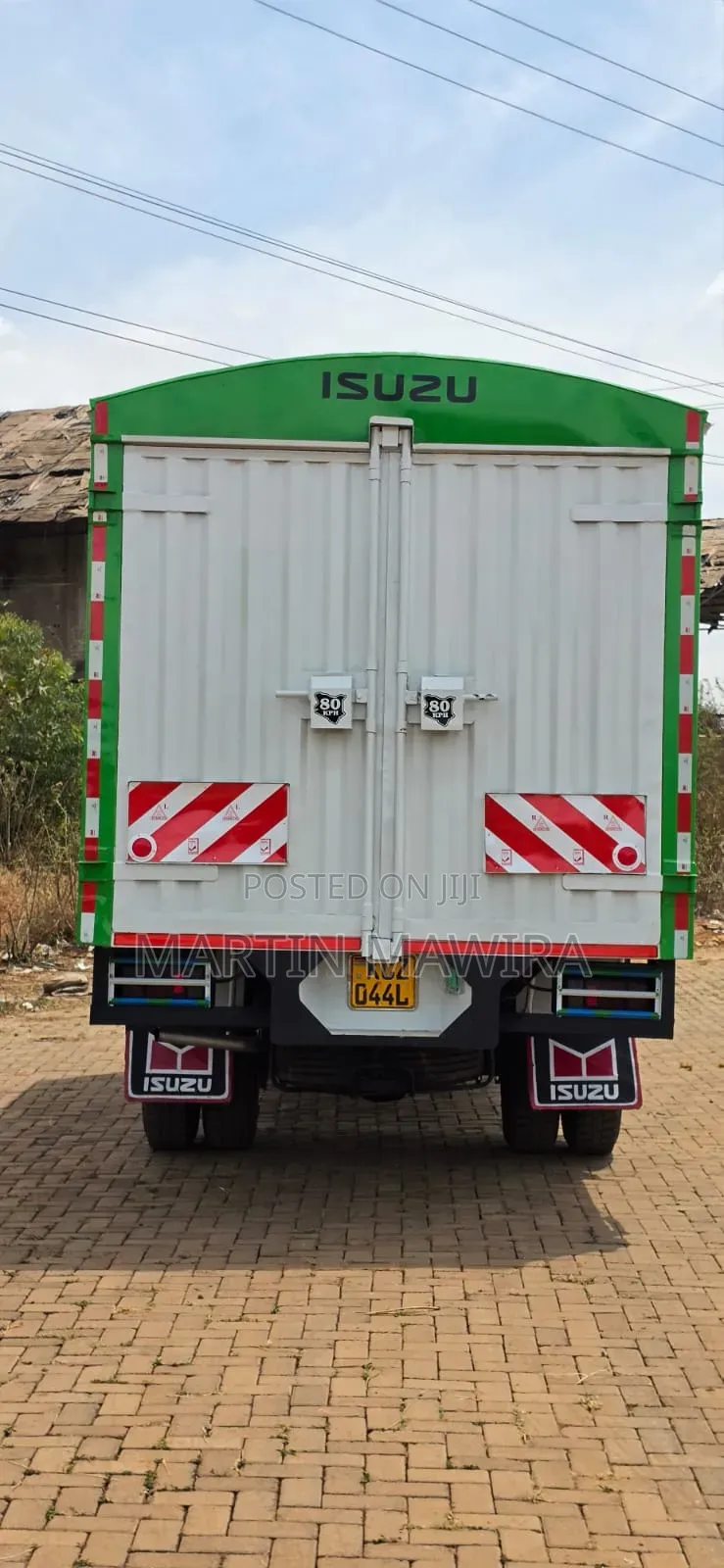 Isuzu NPR 2020 White