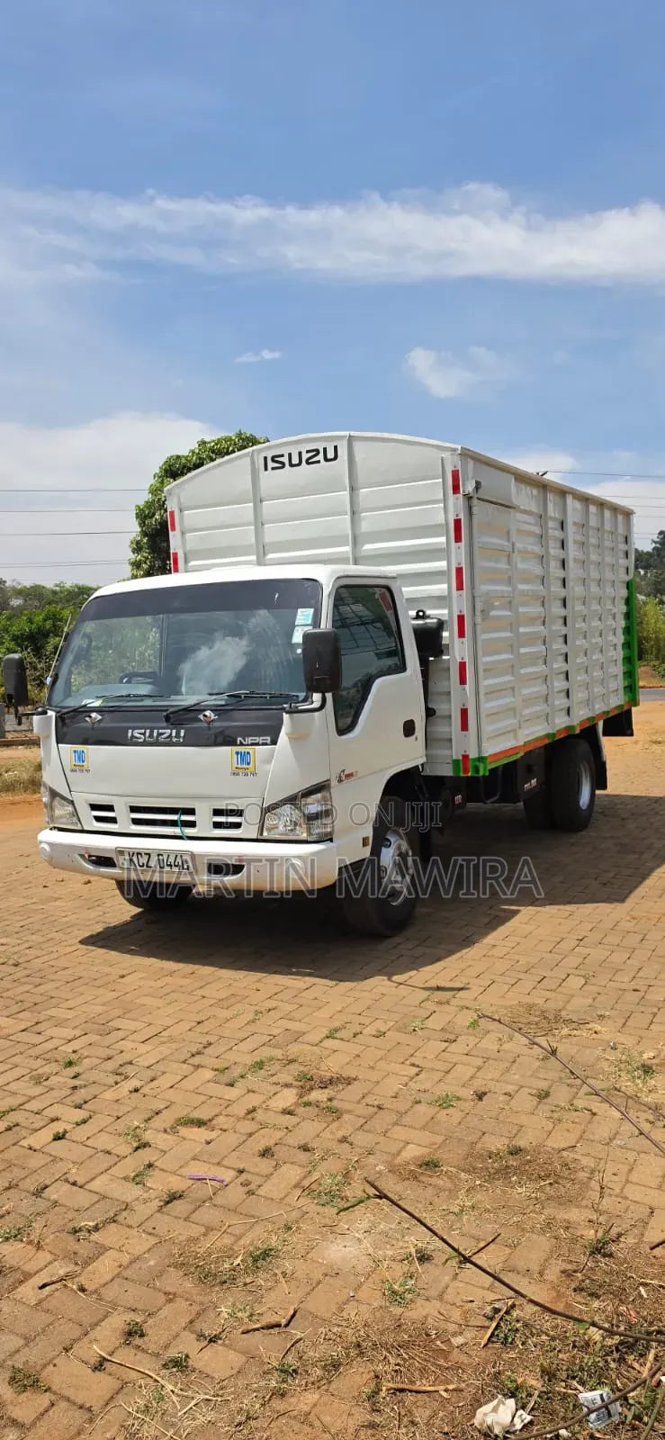 Isuzu NPR 2020 White