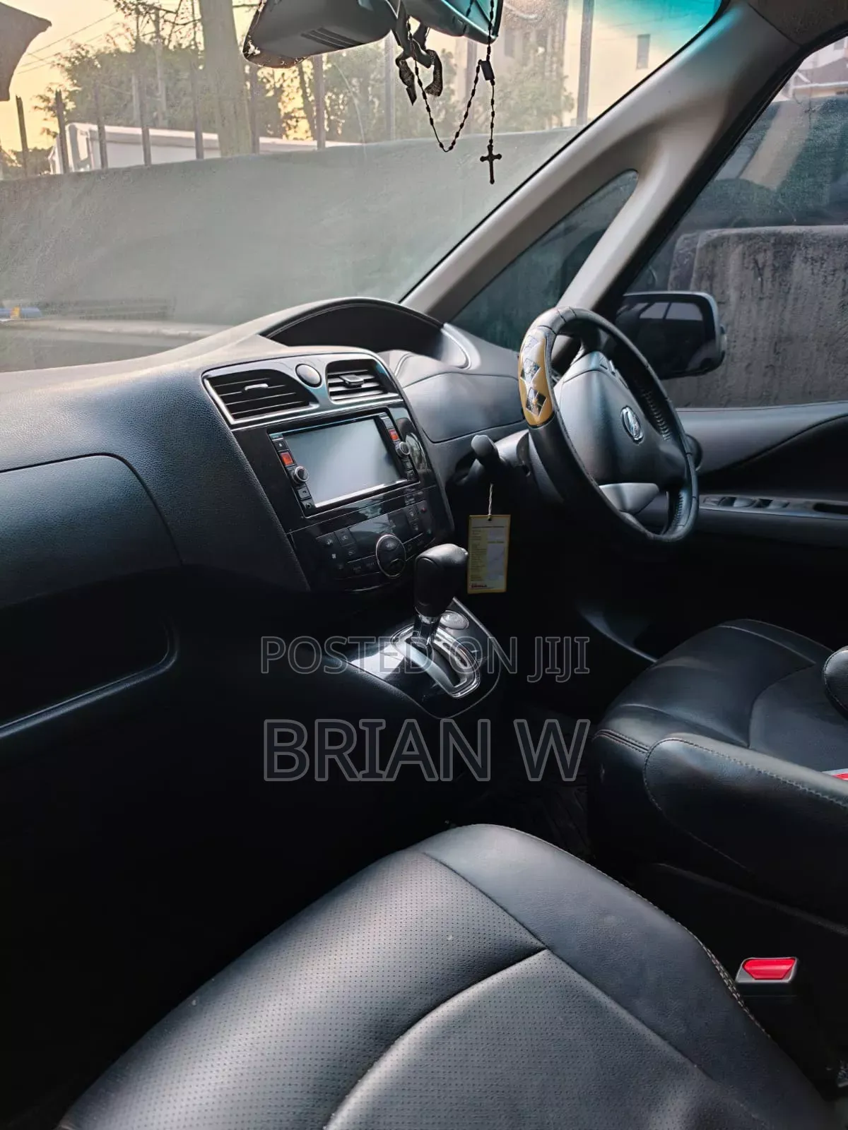 Nissan Serena 2015 Black