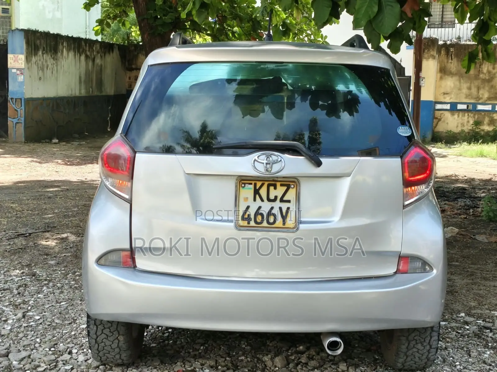 Toyota Ractis 2013 Silver