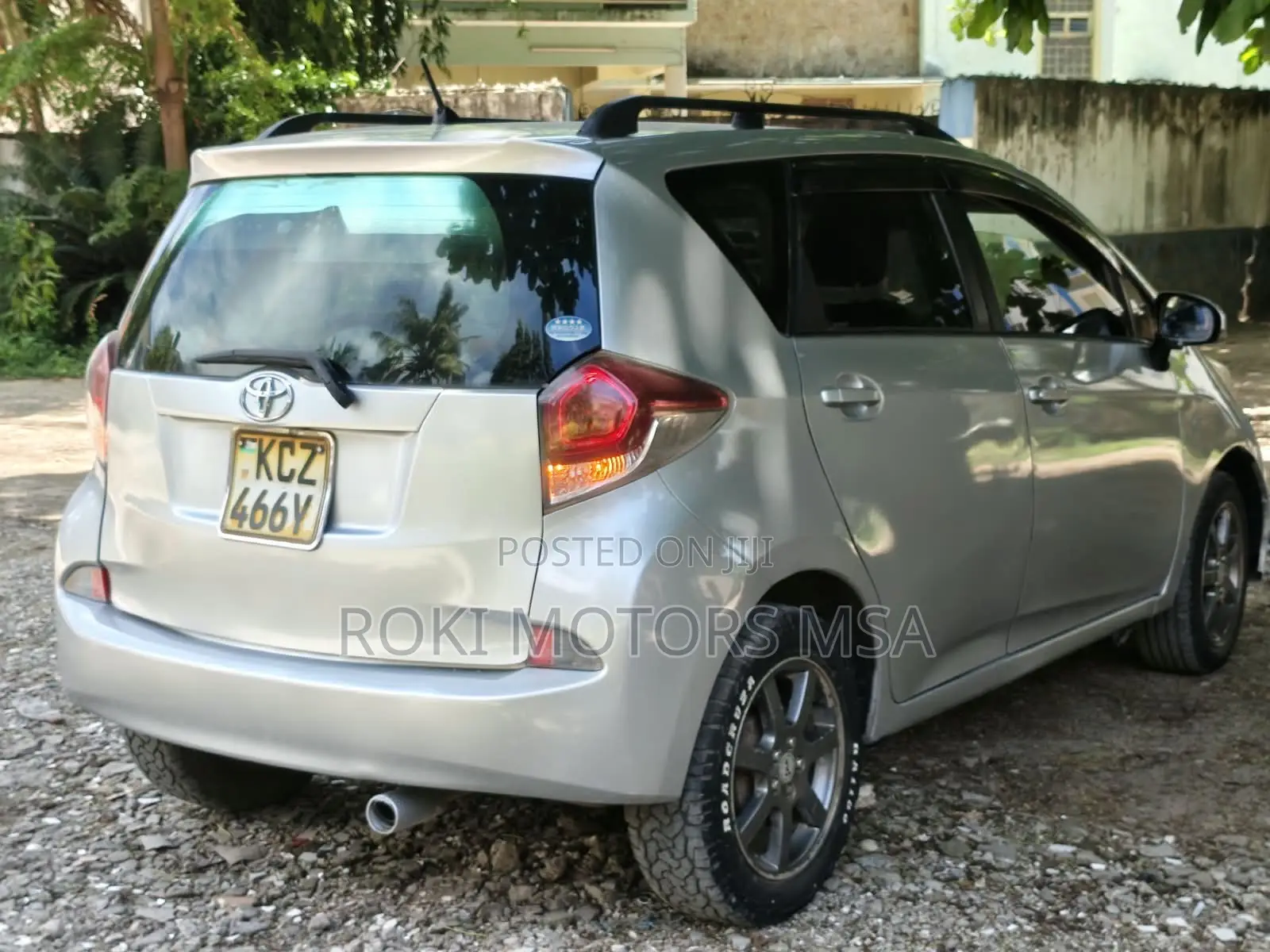 Toyota Ractis 2013 Silver