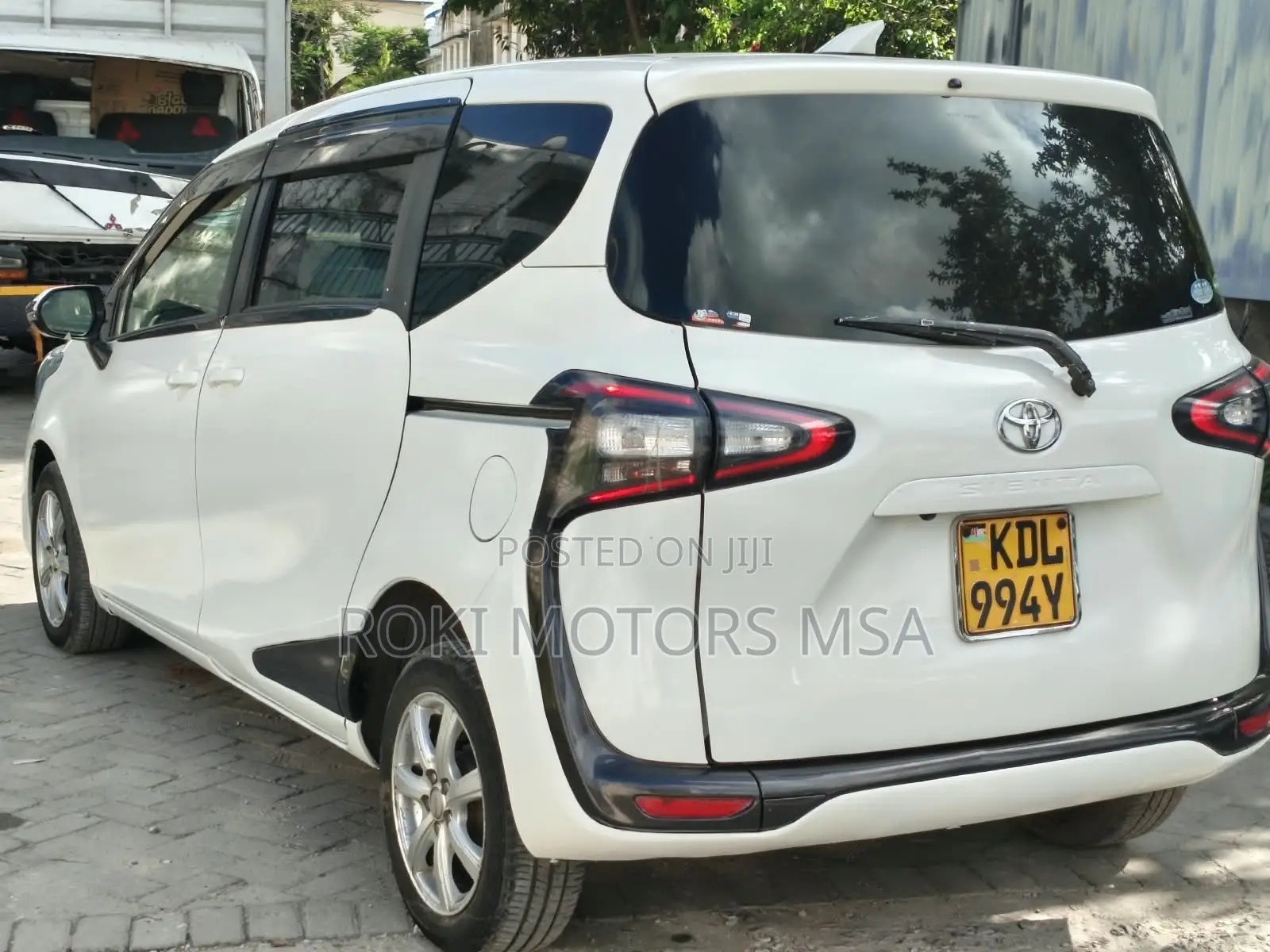Toyota Sienta 2016 White
