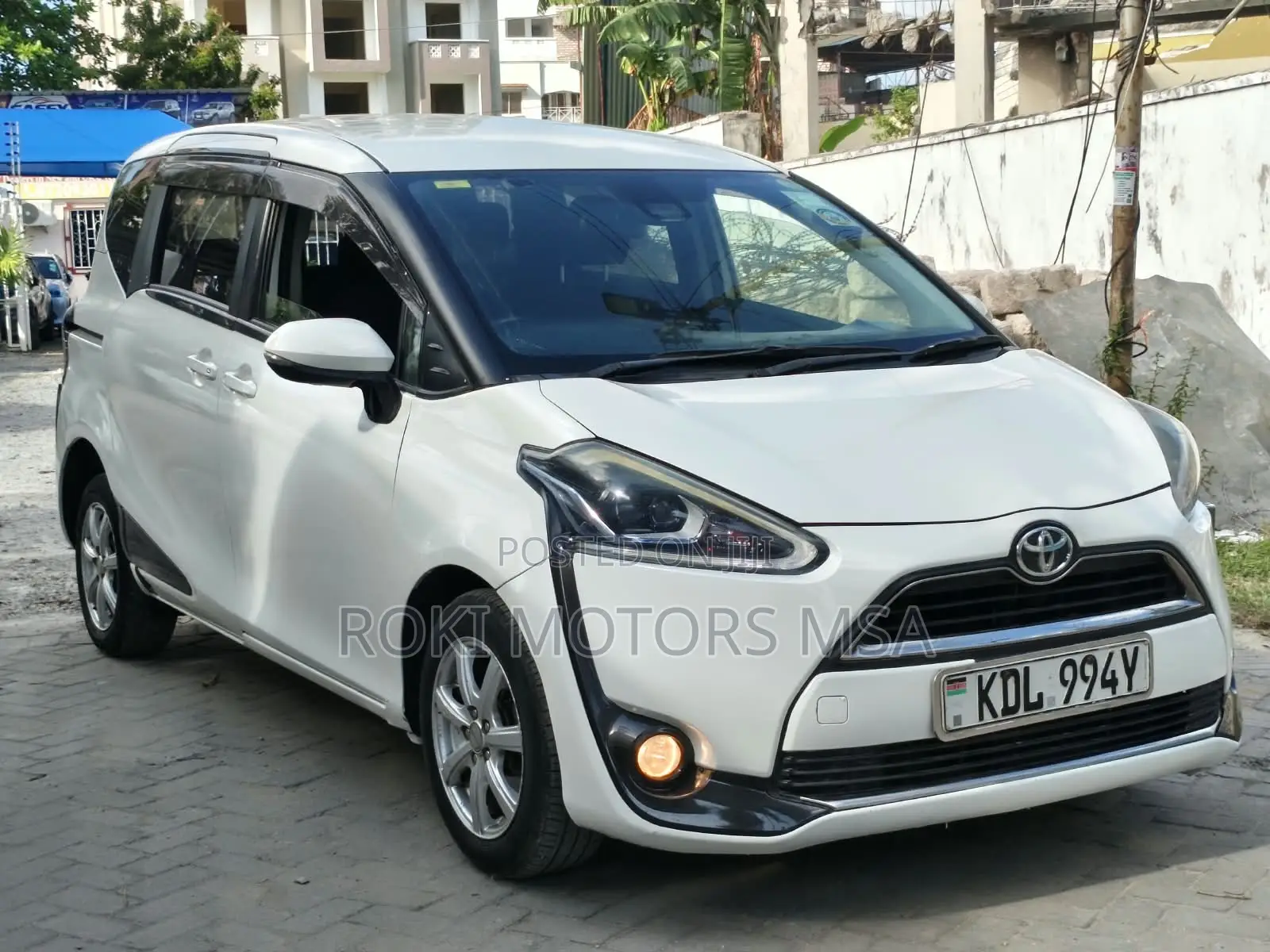 Toyota Sienta 2016 White