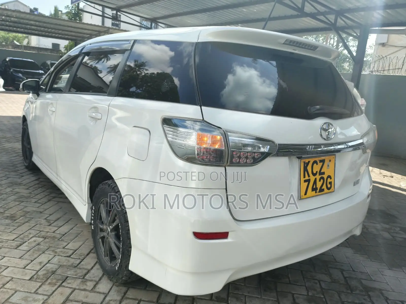 Toyota Wish 2013 Off white