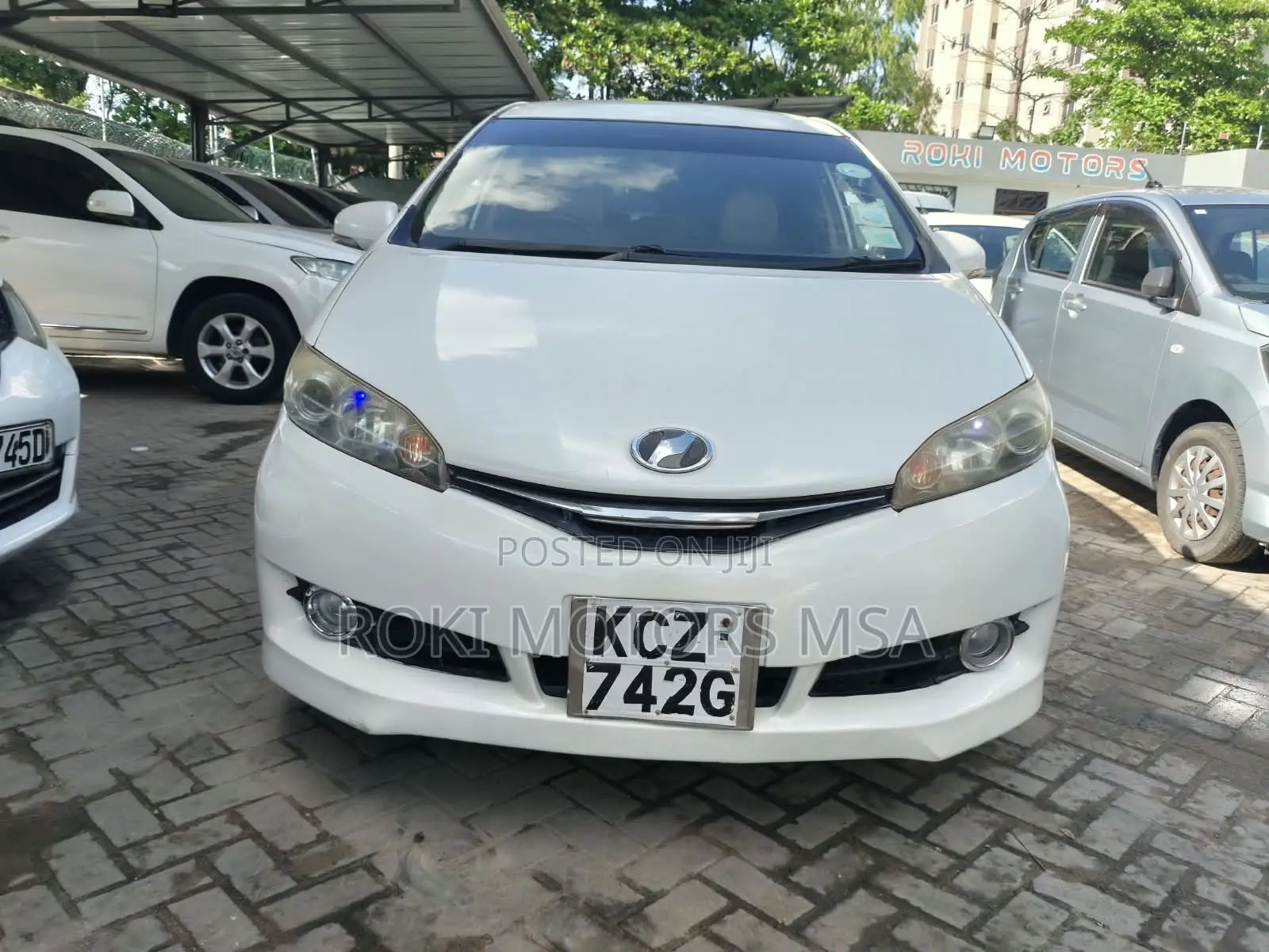 Toyota Wish 2013 Off white