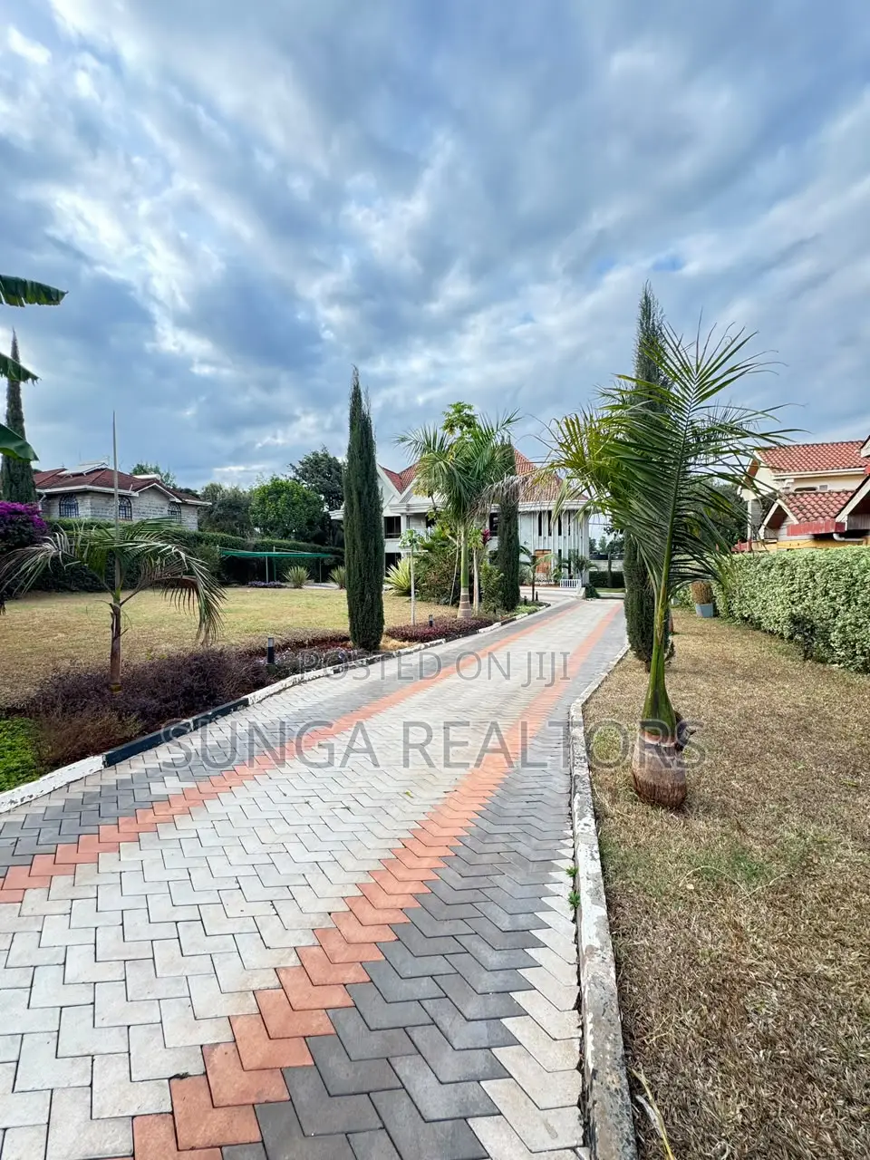 5bdrm House in Muthaiga for rent