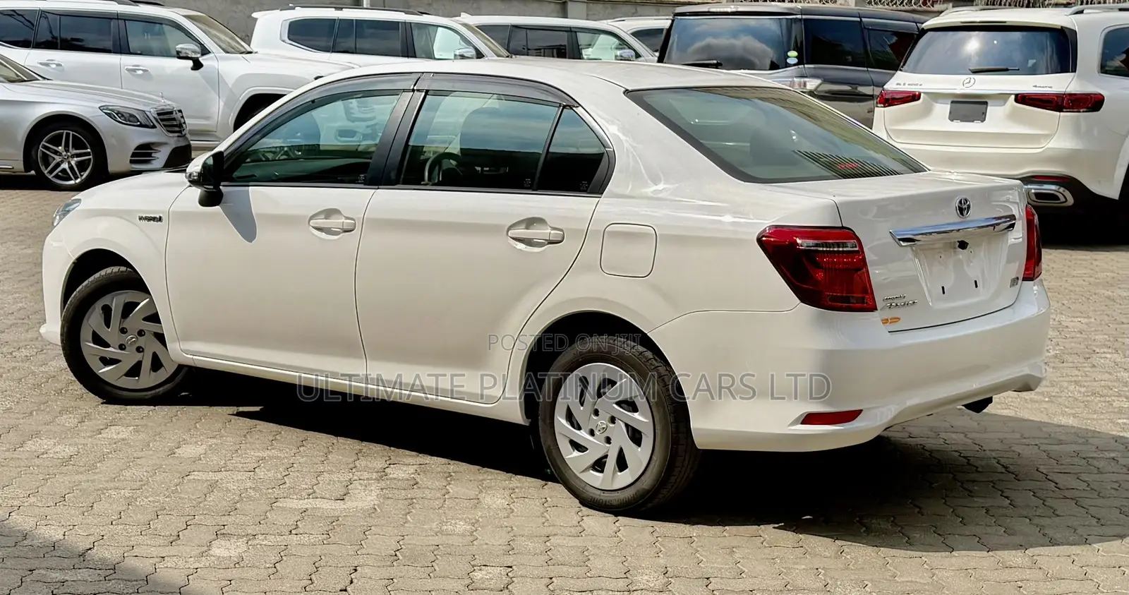 Toyota Axio 1.5 Hybrid 2WD 2019 White