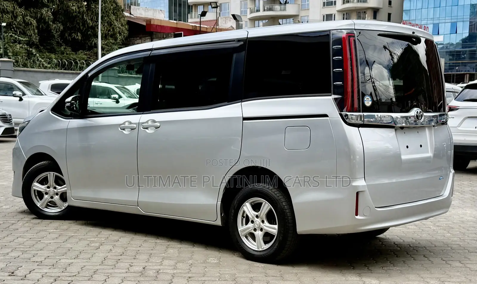 Toyota Noah 2.0 FWD (8 Seater) 2019 Silver