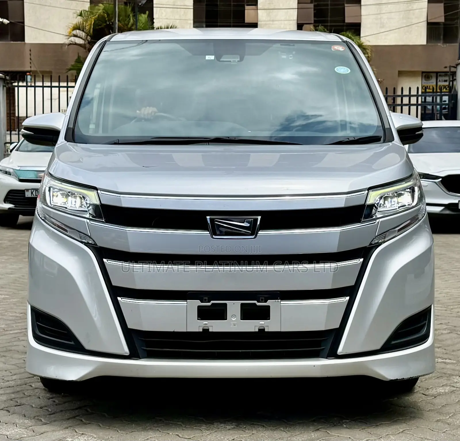 Toyota Noah 2.0 FWD (8 Seater) 2019 Silver