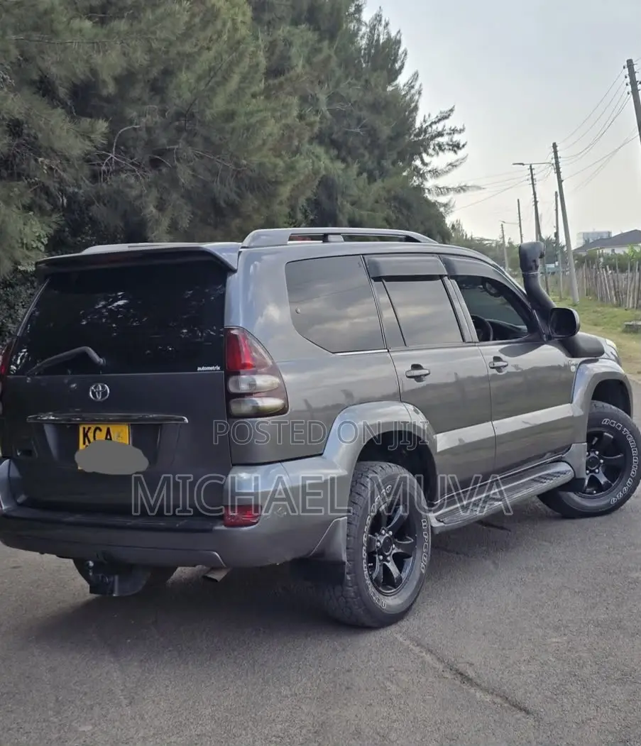 Toyota Land Cruiser Prado 3.0 D-4D 5dr 2007 Gray