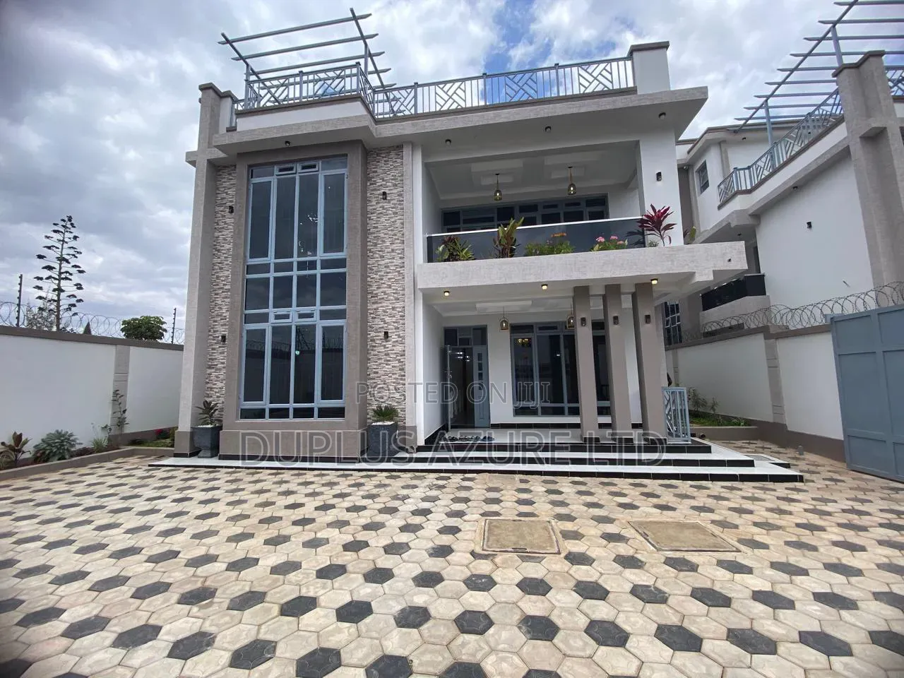 5bdrm Villa in Kimbo for sale