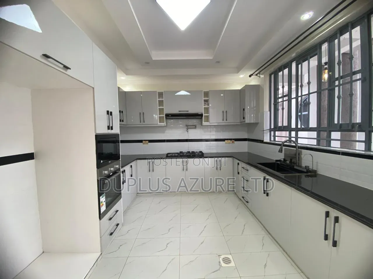 5bdrm Villa in Kimbo for sale