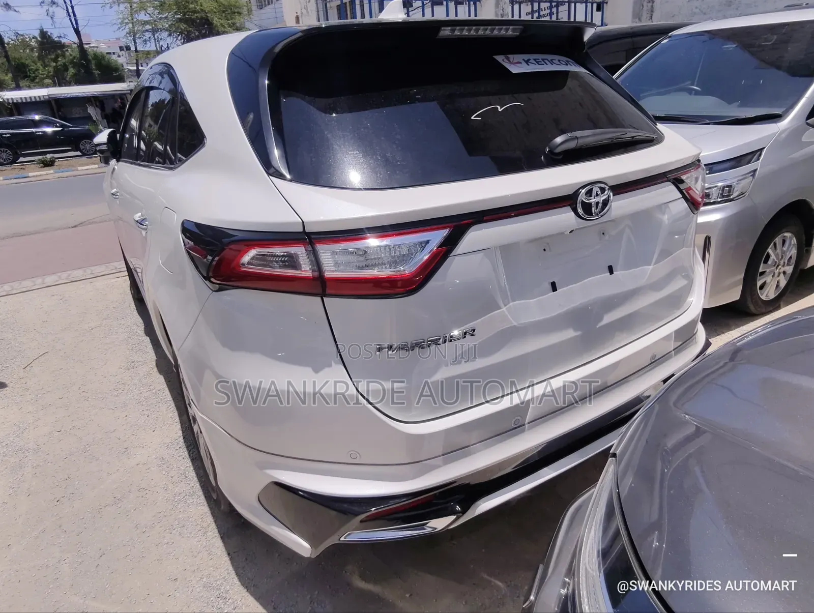 Toyota Harrier 2.0 2019 Green