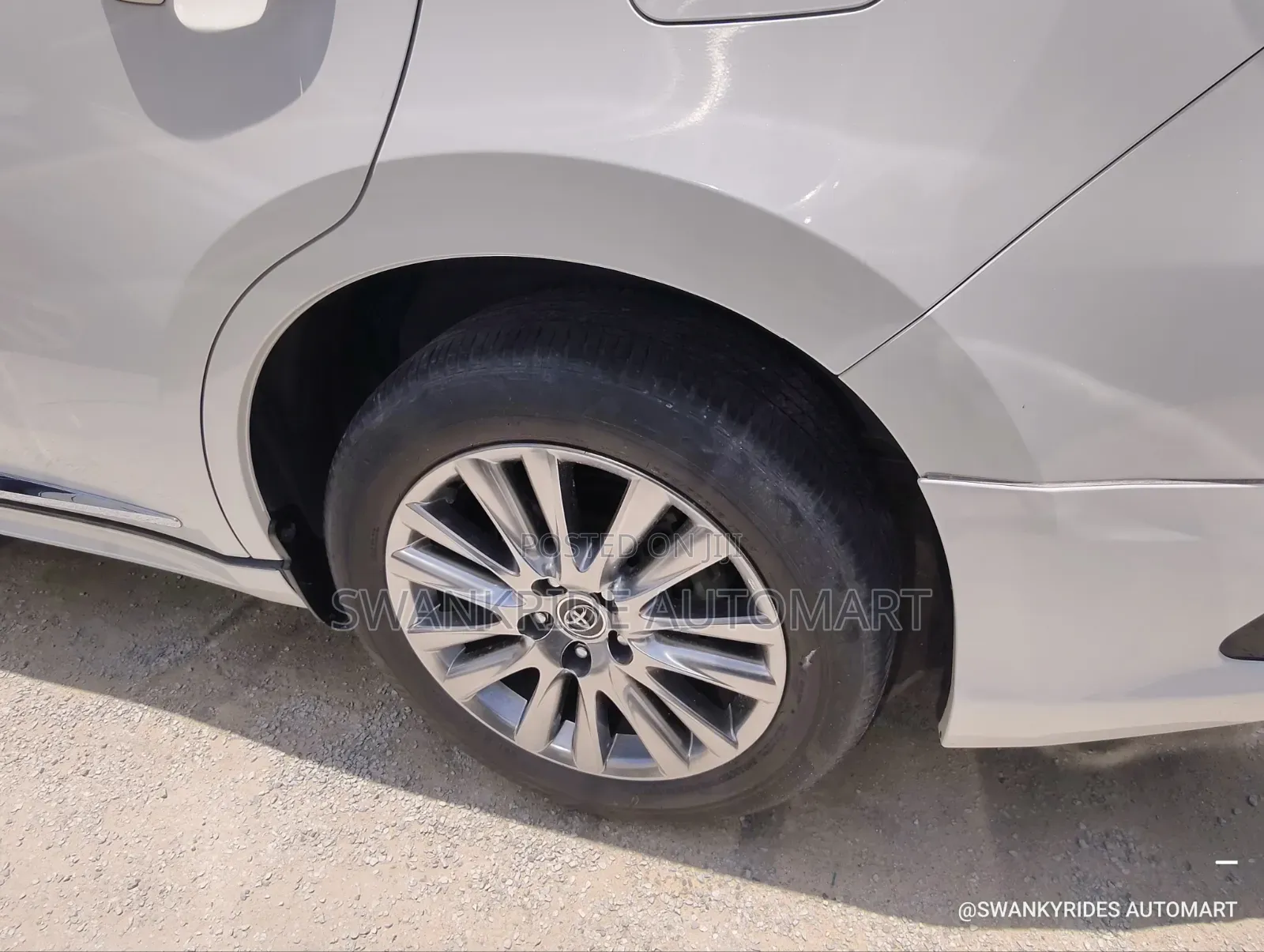 Toyota Harrier 2.0 2019 Green
