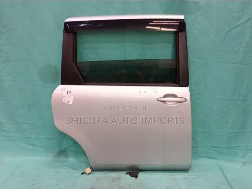 R Door Assy Rh Toyota Sienta Ncp81g 2009 Slide