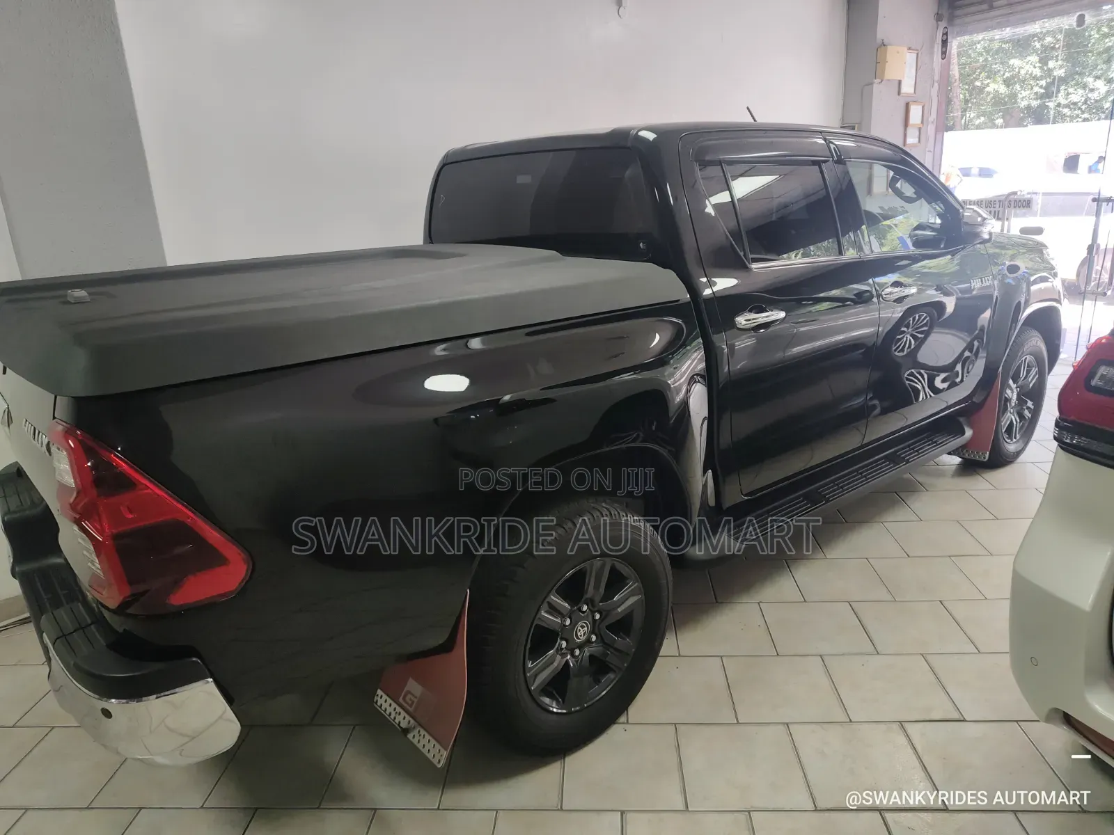 Toyota Hilux 2021 Black