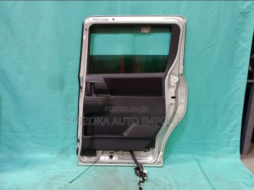 R Door Assy Rh Toyota Voxy Zrr75g 2011 Slide