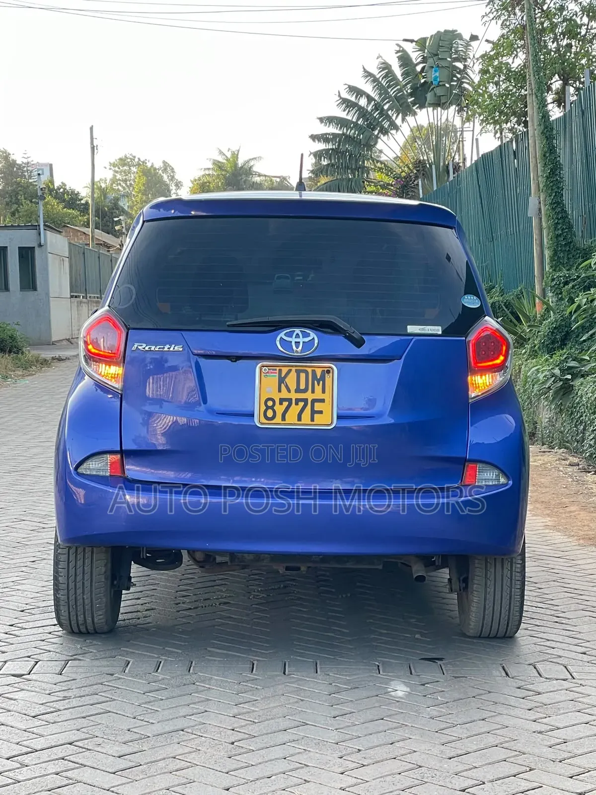 Toyota Ractis 2016 Blue