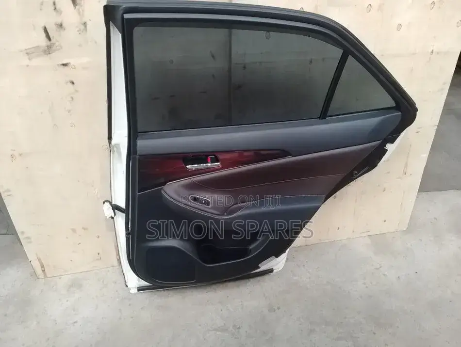 R Door Assy Rh Toyota Crown Aws210 2015