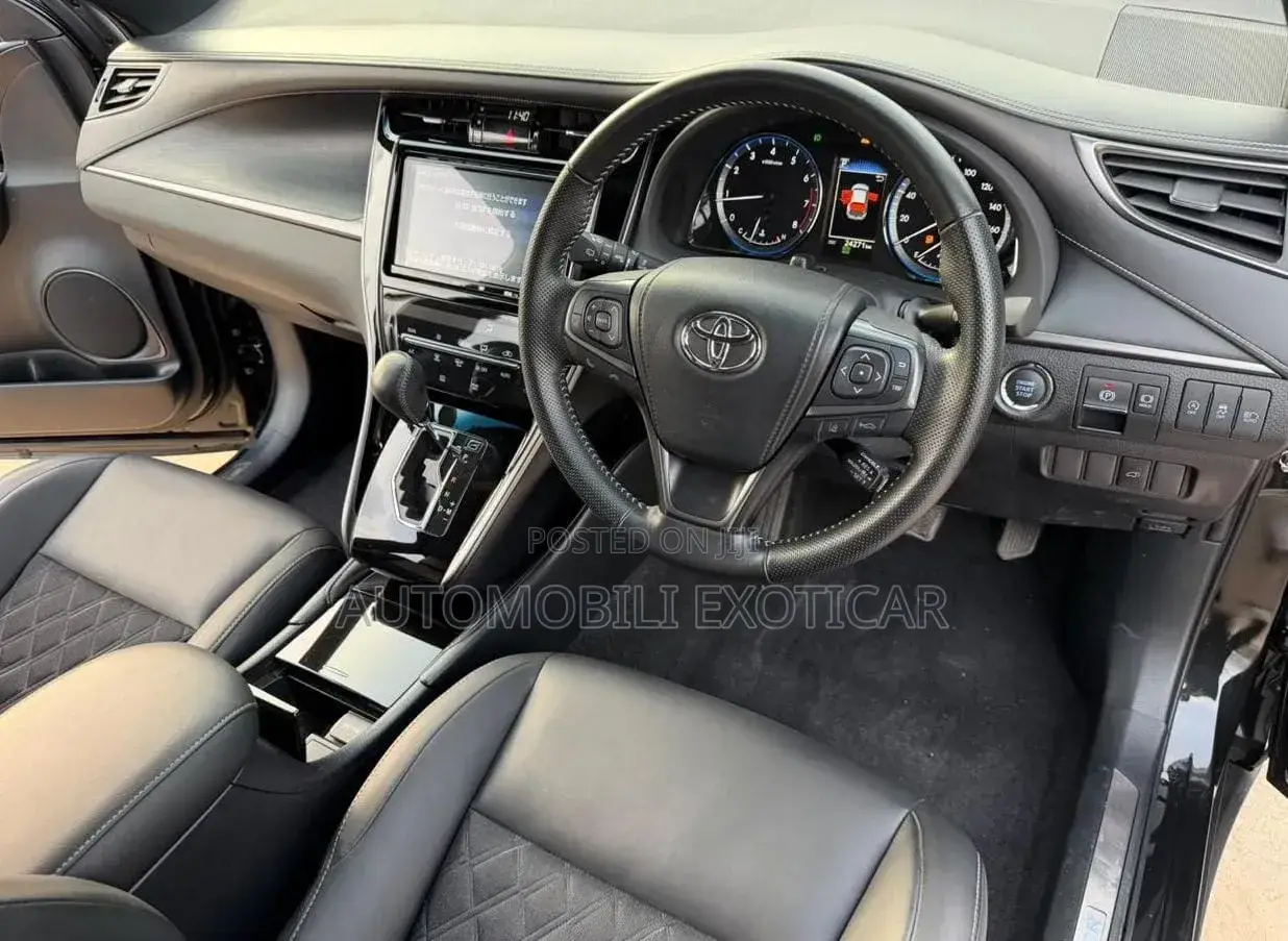 Toyota Harrier 2.0 2019