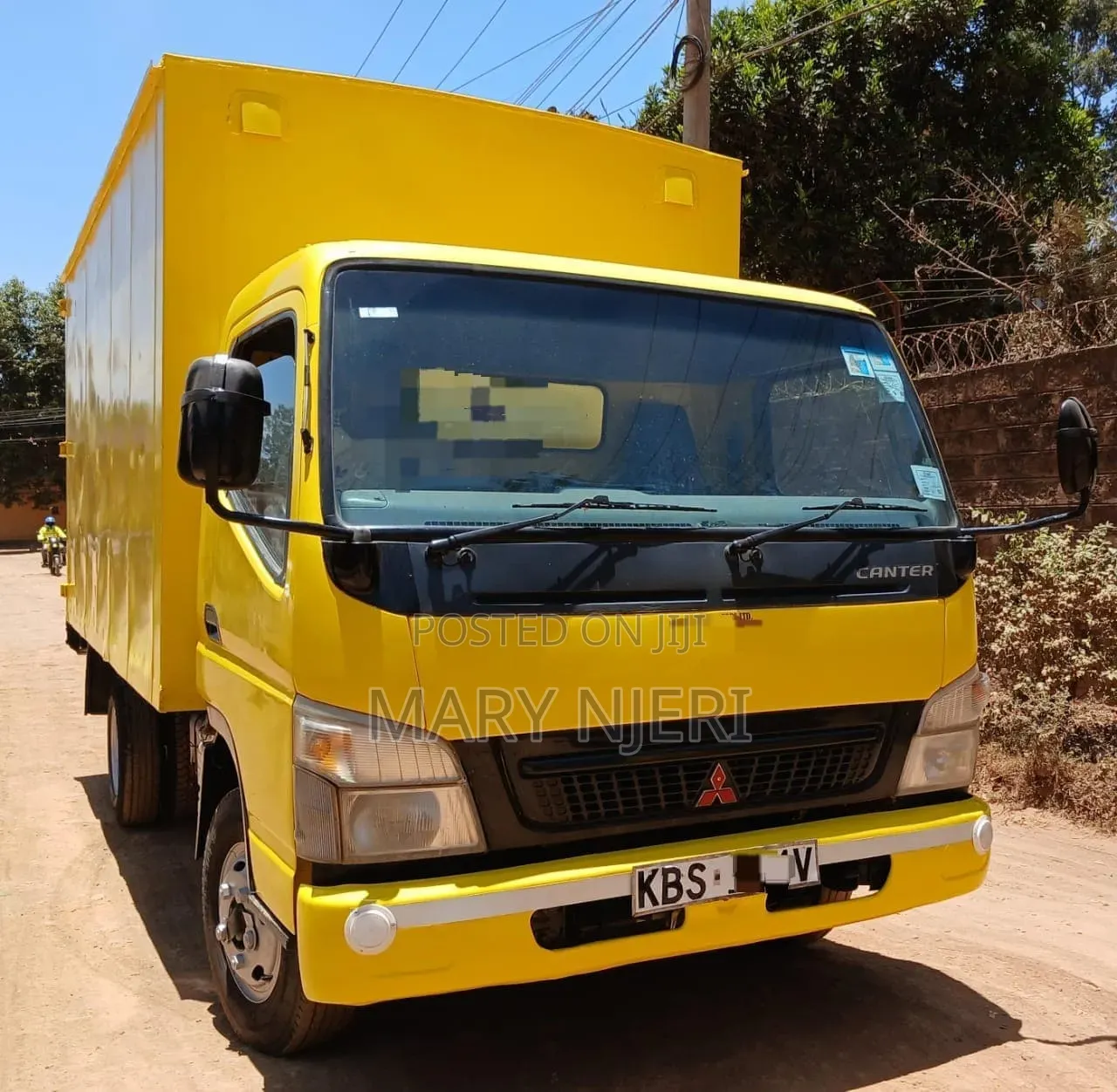 Mitsubishi Canter Truck 2010 Yellow