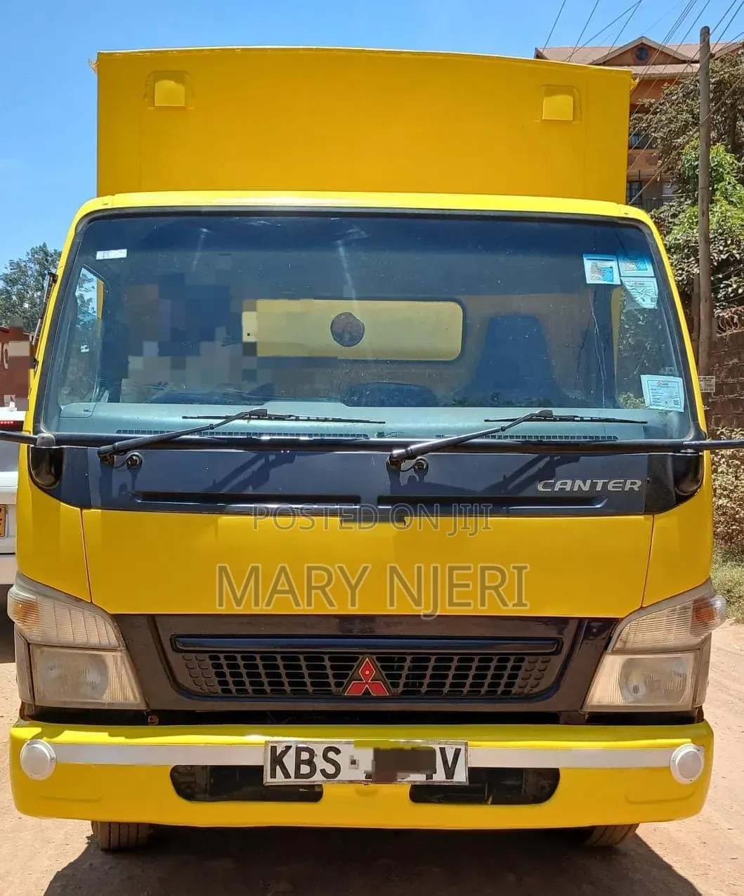 Mitsubishi Canter Truck 2010 Yellow