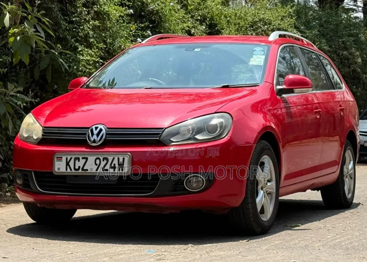 Volkswagen Golf 2013 Maroon