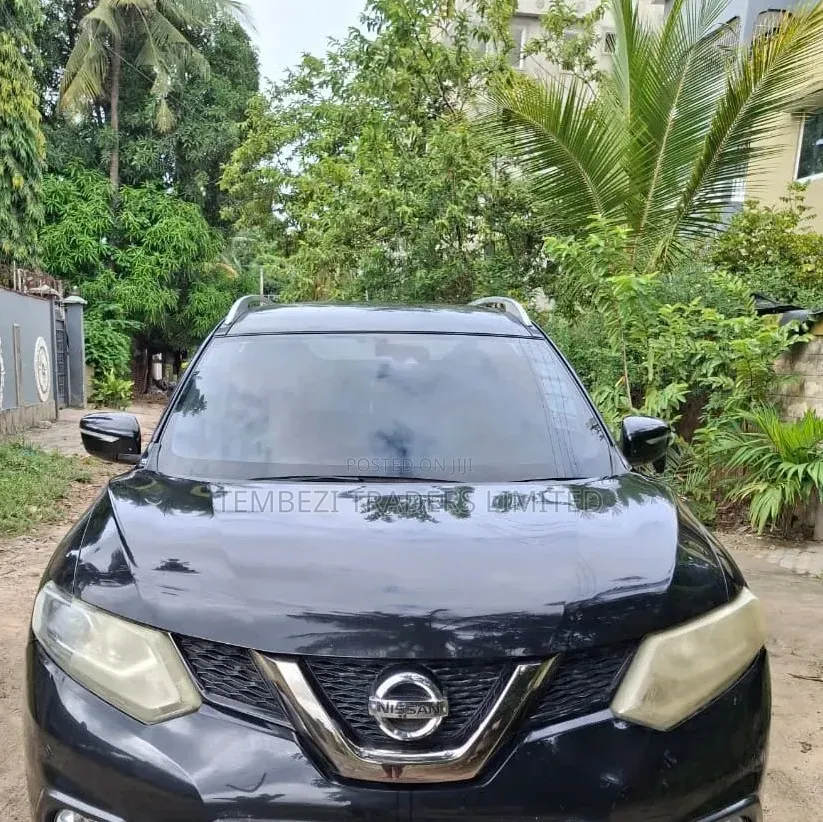Front Headlight Lamp Lens Covers for Nissan X-Trail T32 / NT32