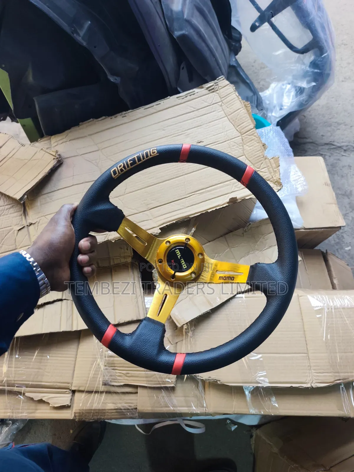Universal Momo Deep Dish Sports Steering Wheel (Drifting Edition)