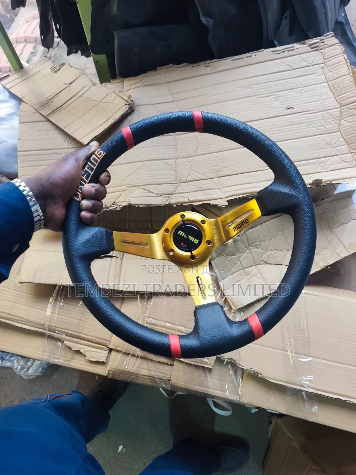 Universal Momo Deep Dish Sports Steering Wheel (Drifting Edition)