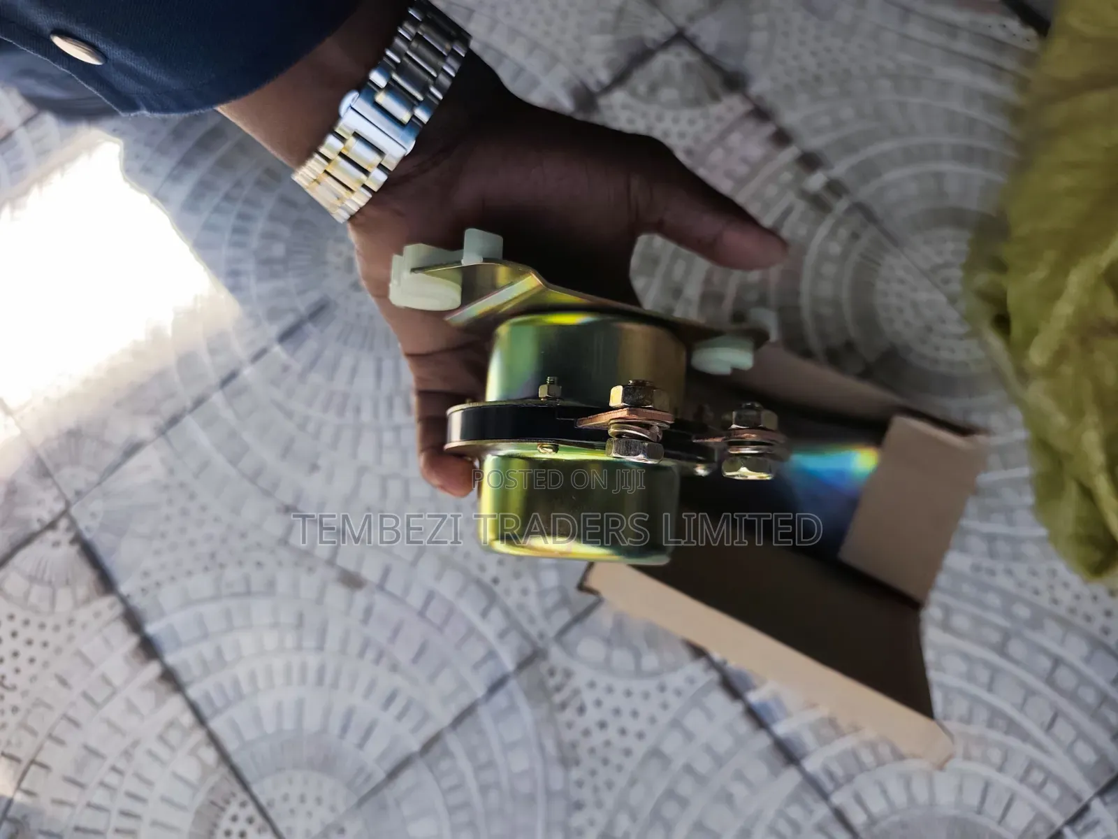 Heavy-Duty 24V Battery Isolator / Master Cut-Off Switch