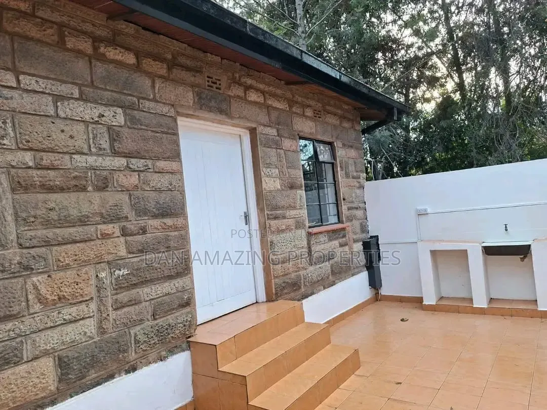 5bdrm Maisonette in Karen Plus Dsq for rent