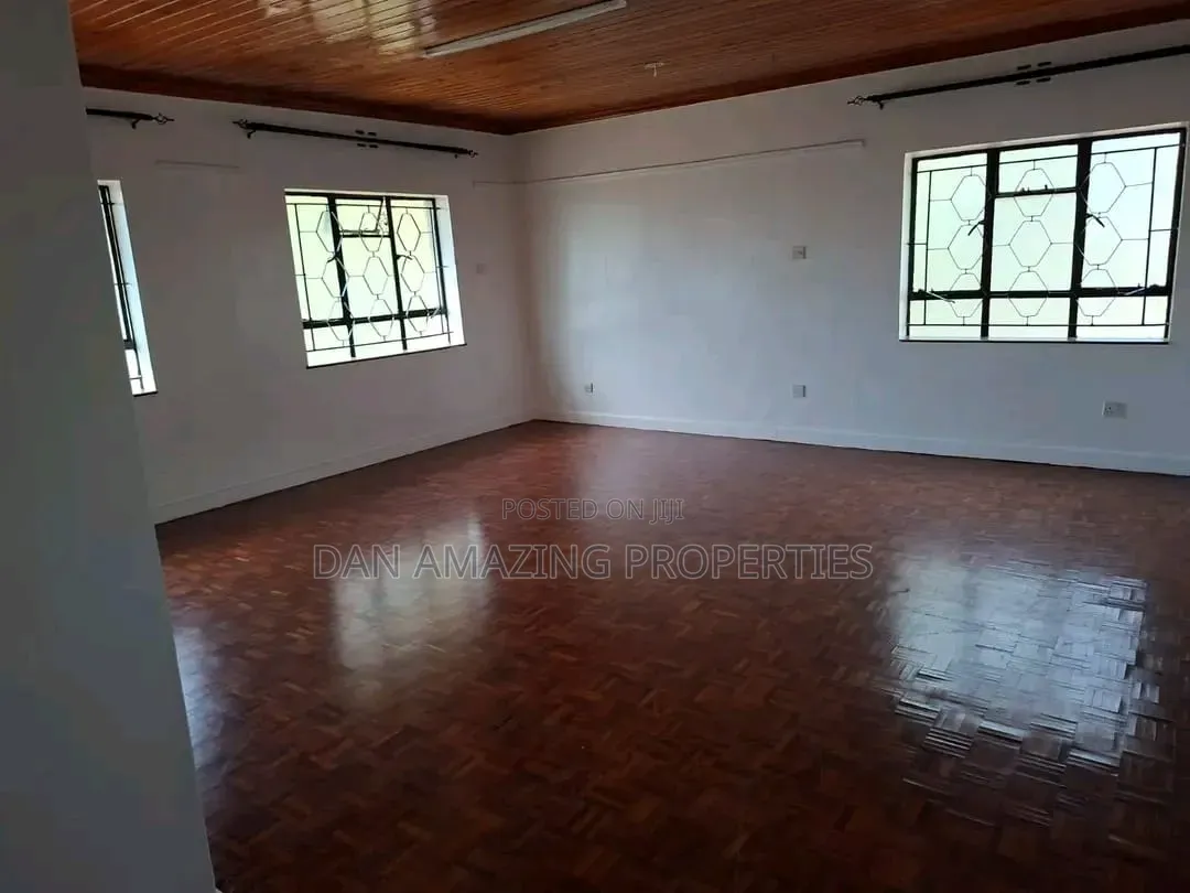 5bdrm Maisonette in Karen Plus Dsq for rent