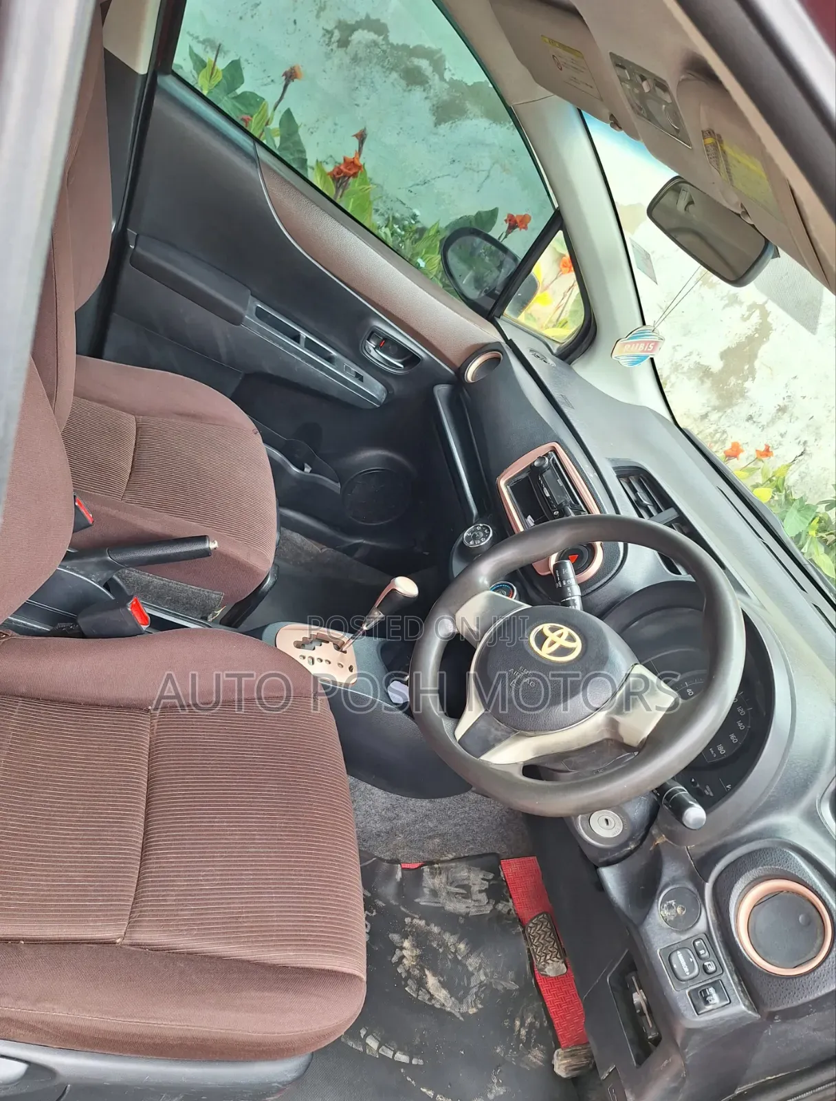 Toyota Vitz 2011