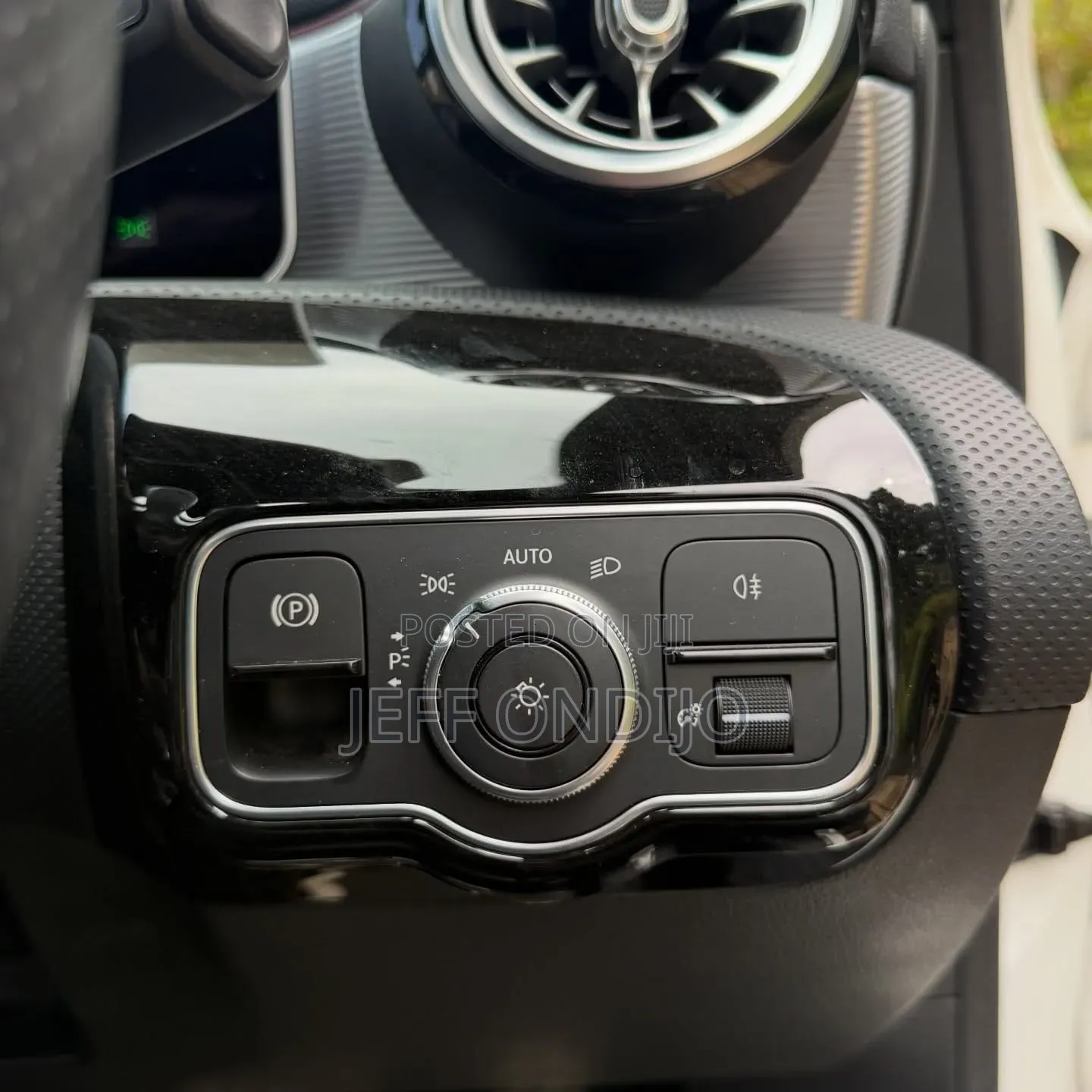 Mercedes-Benz A-Class 2019 White