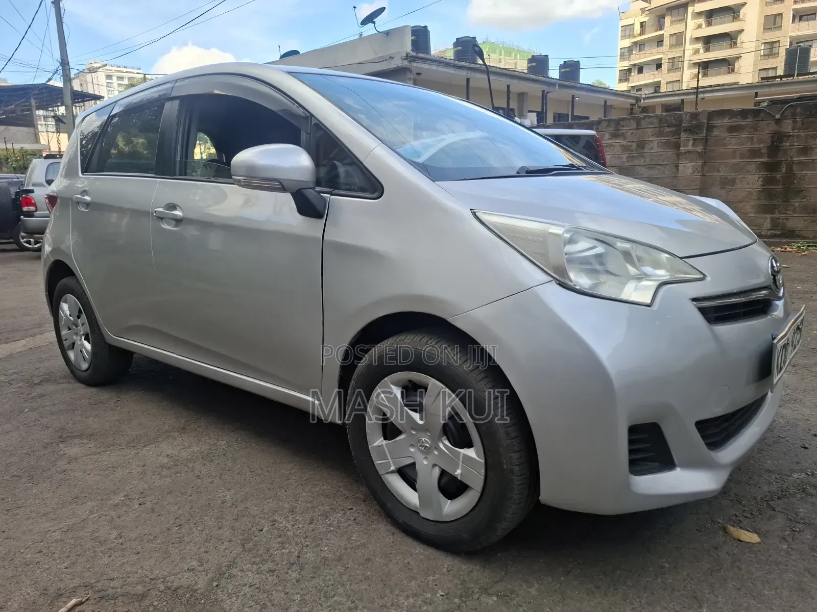Toyota Ractis 2014 Silver