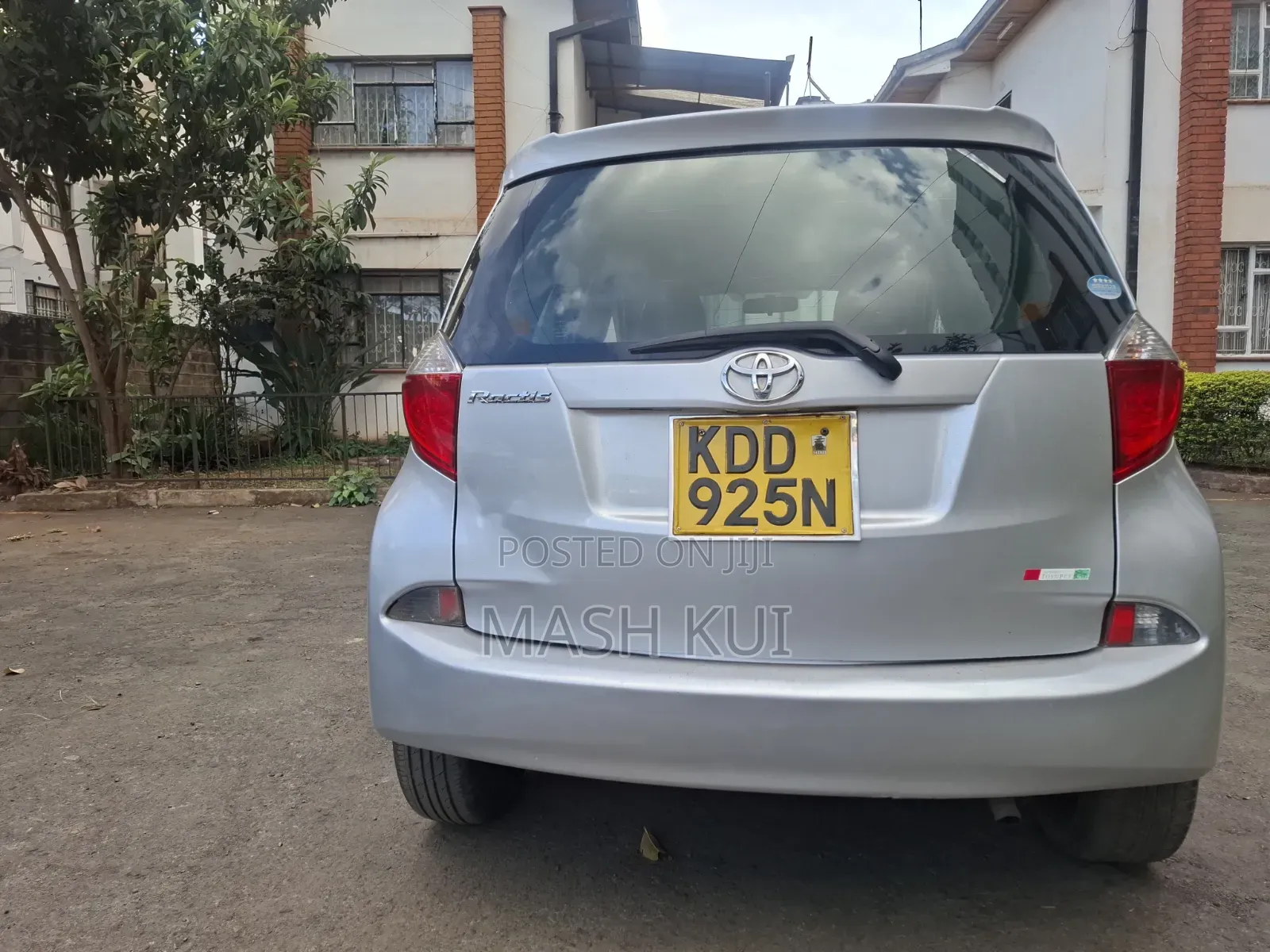 Toyota Ractis 2014 Silver