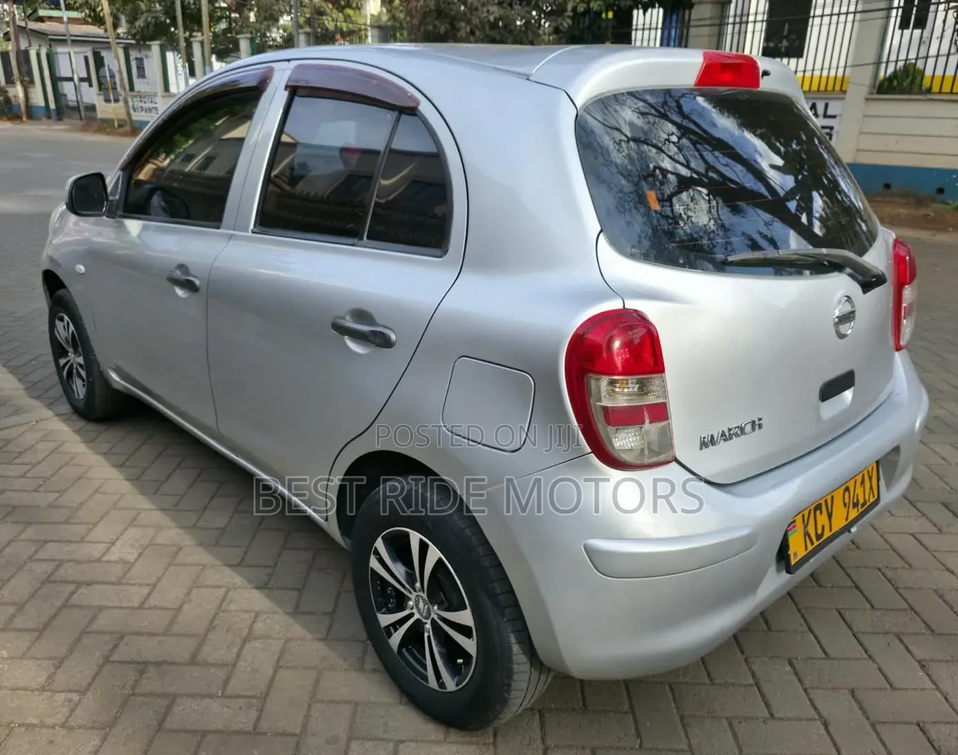 Nissan March 1.2 FWD 2012 Silver