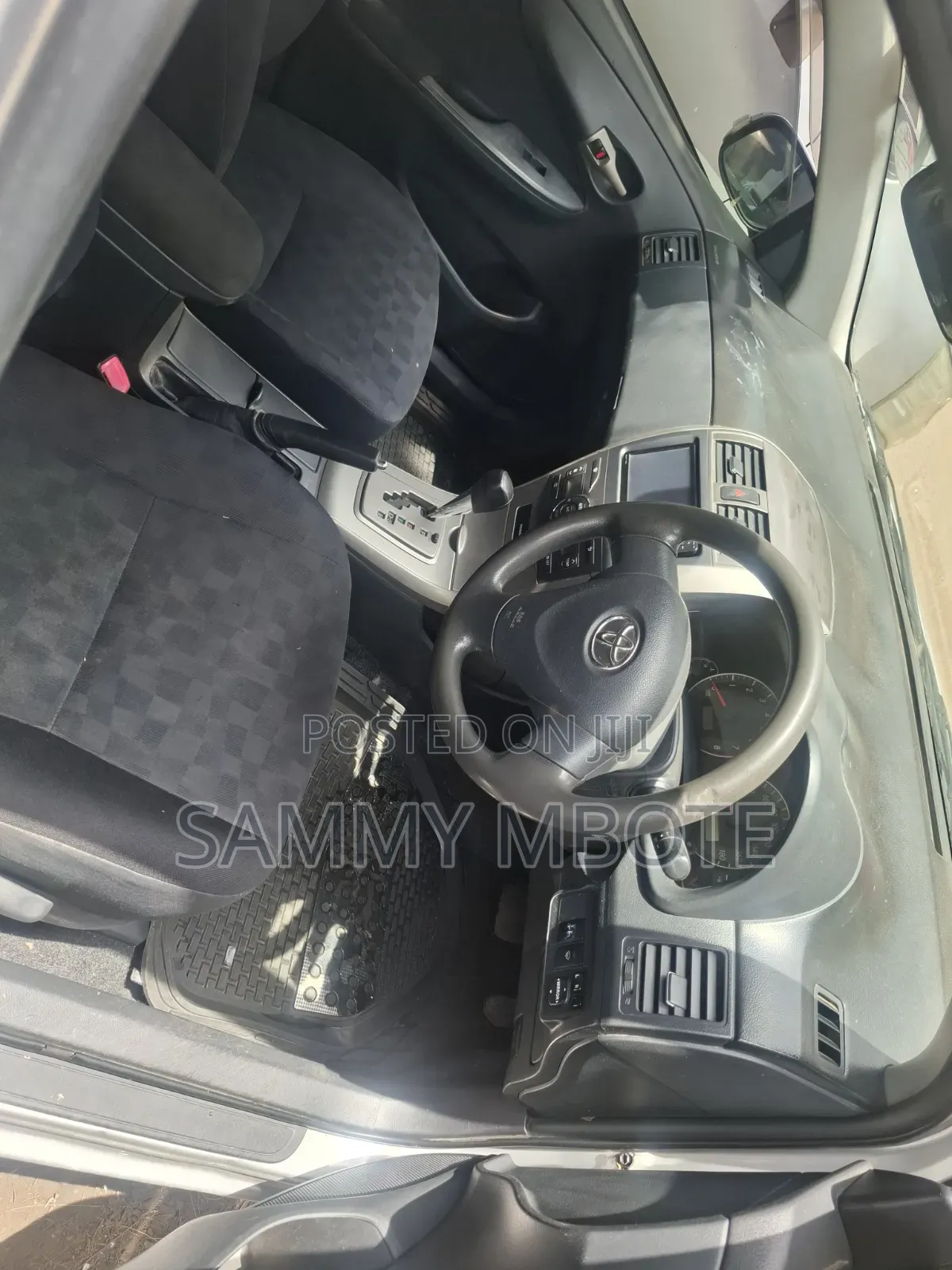Toyota Corolla Fielder 1.5 Petrol FWD 2012 Silver