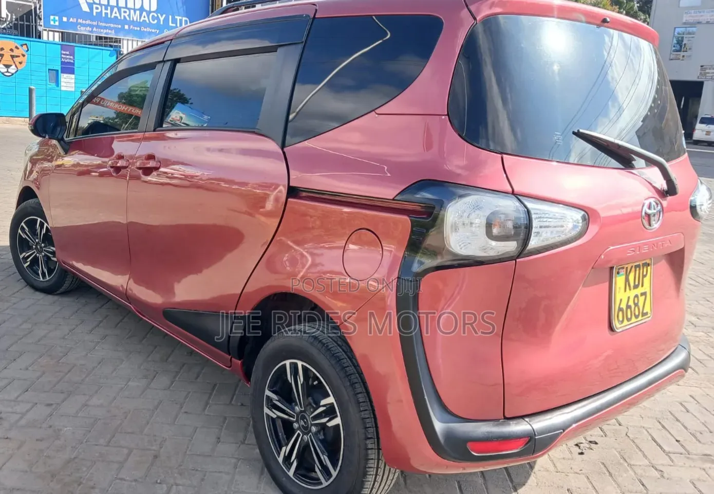 Toyota Sienta 2017 Brown